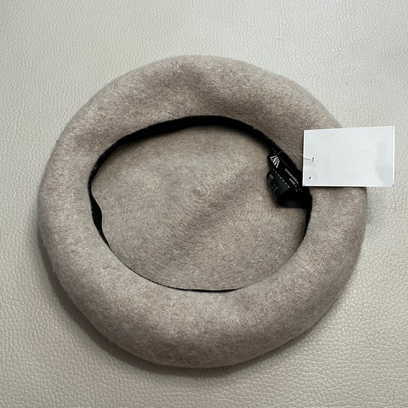 Zara Women’s 100% Wool Beret - Picture 6 of 9